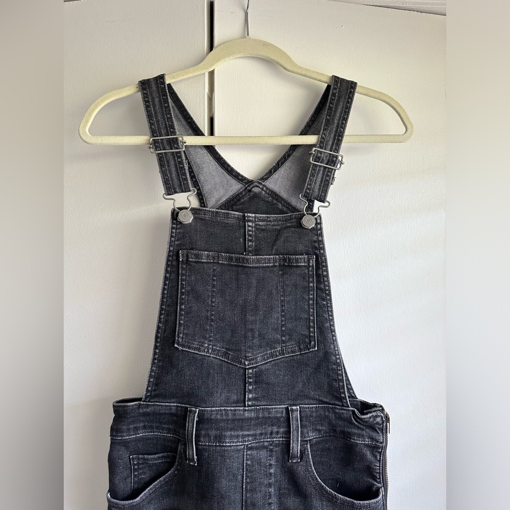 Levi’s Black Skinny Overalls